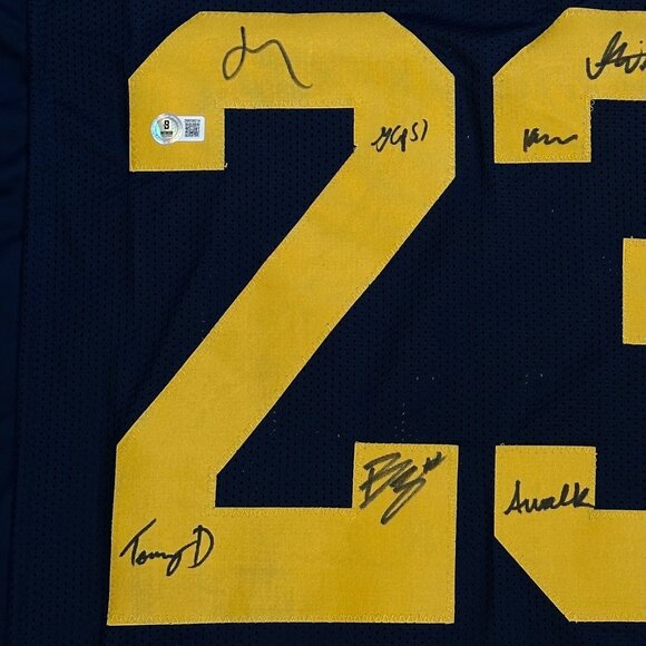 Michigan Wolverines National Champions Team Signed Jersey Beckett Witnessed - Picture 4 of 8